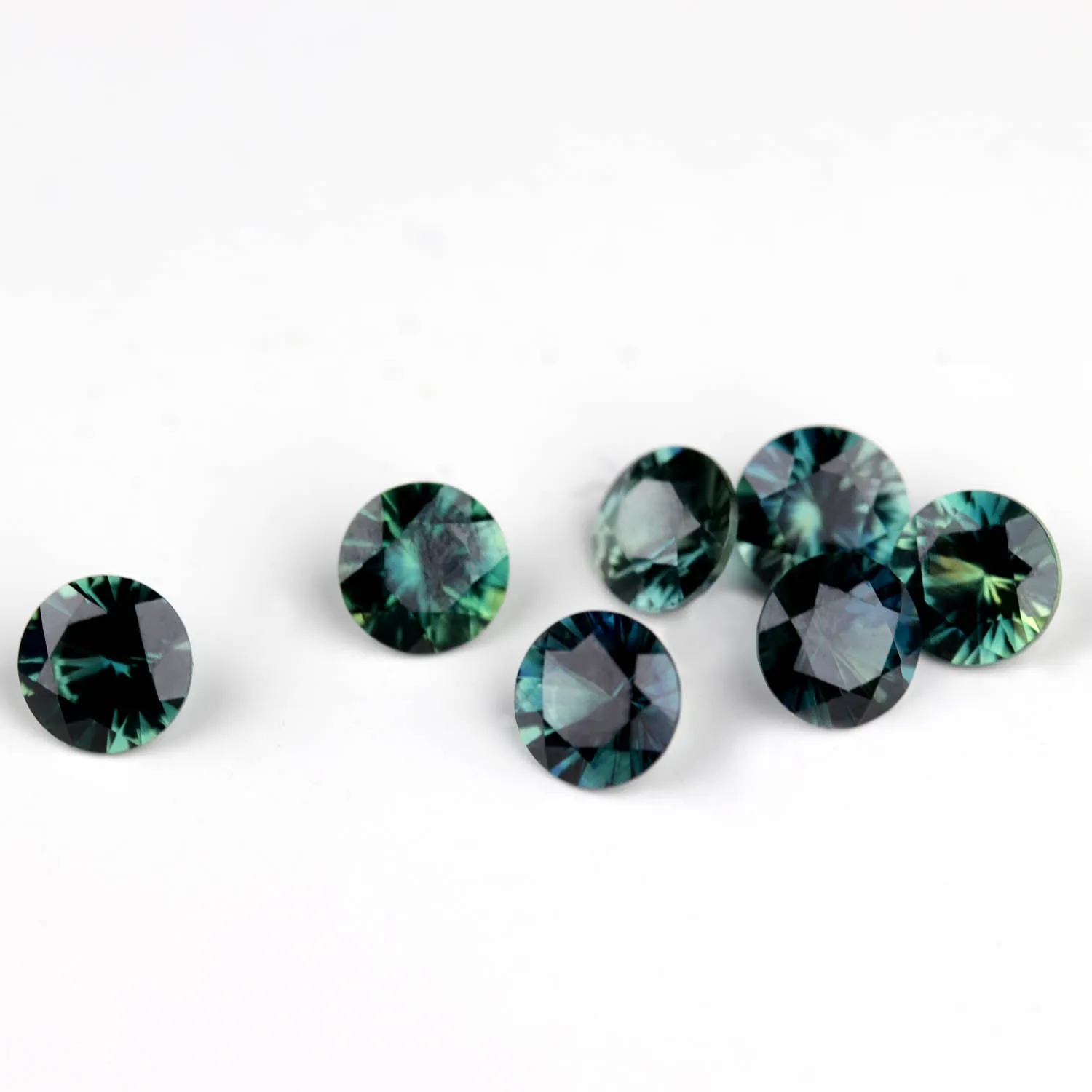 4mm Round Australian Sapphire - 100840